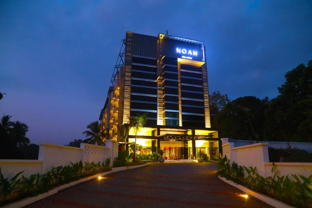 Noah Sky Suites Kochi 4*,