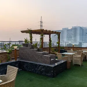 Platinum Palace Medanta Medicity Hotel